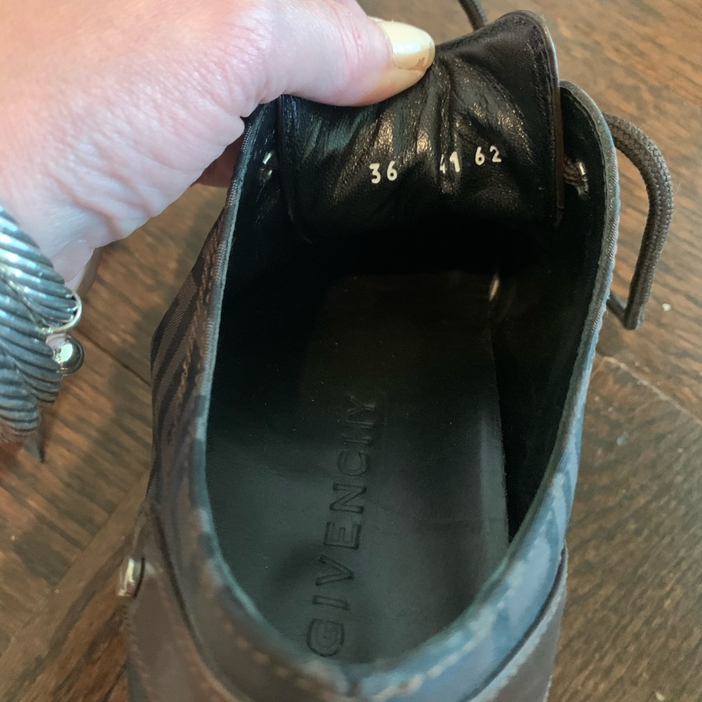 Givenchy Sneakers - Picture 4 of 5
